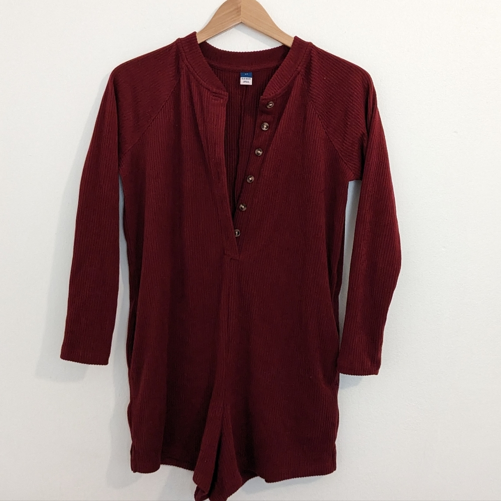 Old Navy maroon long sleeve ribbed romper pajamas